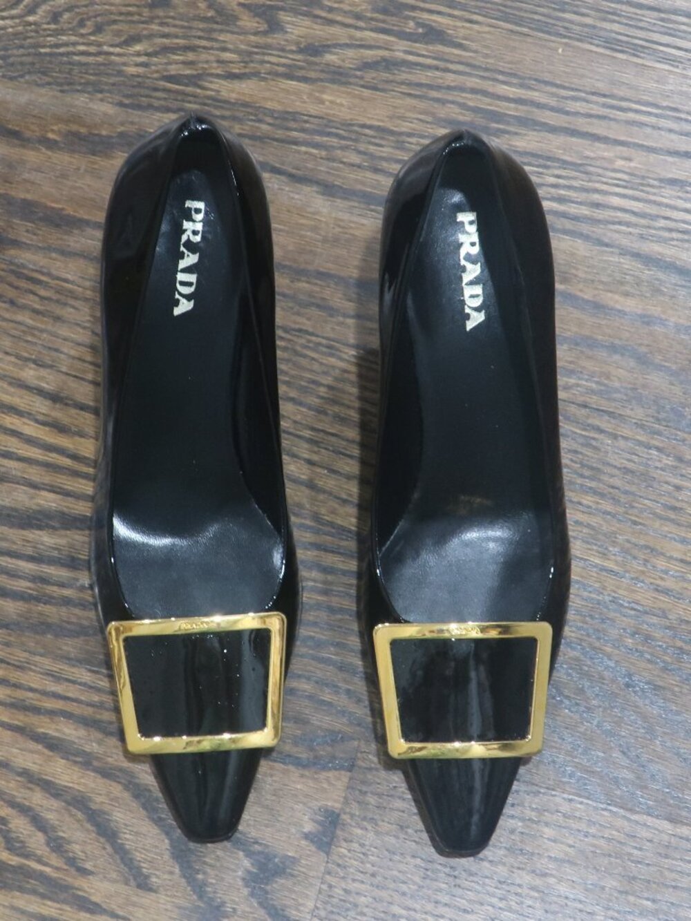 Vintage black Prada pumps with gold hardware sz 36.5
